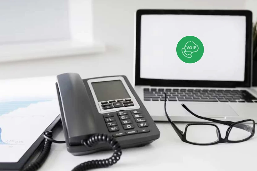 VoIP or Traditional Phone Systems: Which is Best for Your Call Center