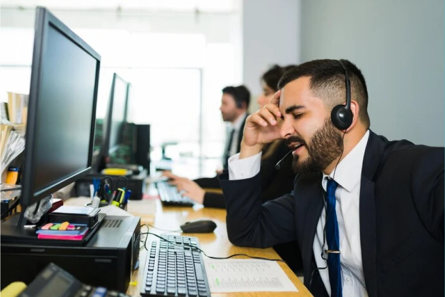 Preventing Call Center Burnout: Effective Tips and Strategies